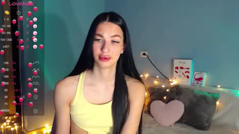 Snapshot of karolina_hottie_ chatting on 02/20/26, 02:30 Kira online show from 02/20/26, 02:30