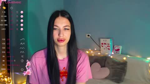 Kira online show from 05/05/26, 01:57