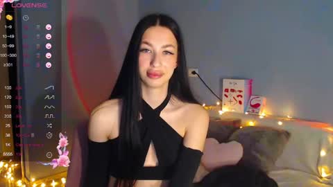 Kira online show from 05/14/26, 01:45