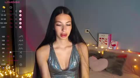 Snapshot of karolina_hottie_ chatting on 06/22/26, 02:02 Kira online show from 06/22/26, 02:02