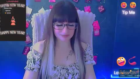 Snapshot of karolina_mia chatting on 05/01/26, 05:56 Caroline online show from 05/01/26, 05:56