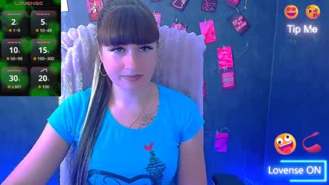 Snapshot of karolina_mia chatting on 06/18/26, 05:41 Caroline online show from 06/18/26, 05:41