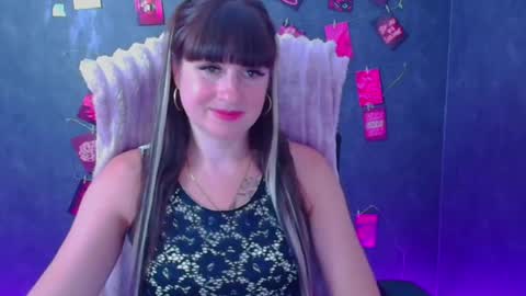 Snapshot of karolina_mia chatting on 06/25/26, 06:07 Caroline online show from 06/25/26, 06:07