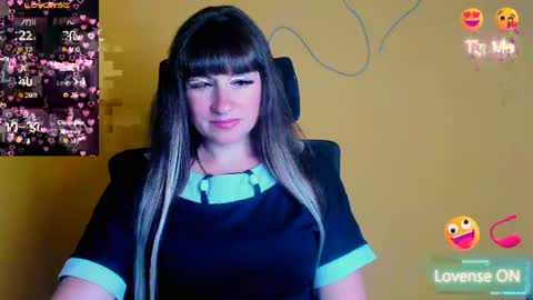 Snapshot of karolina_mia chatting on 07/04/26, 05:24 Caroline online show from 07/04/26, 05:24