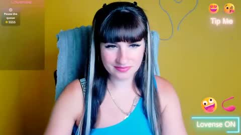 Snapshot of karolina_mia chatting on 07/08/26, 11:37 Caroline online show from 07/08/26, 11:37