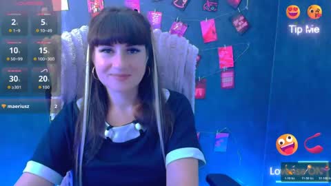 Snapshot of karolina_mia chatting on 07/20/26, 10:39 Caroline online show from 07/20/26, 10:39