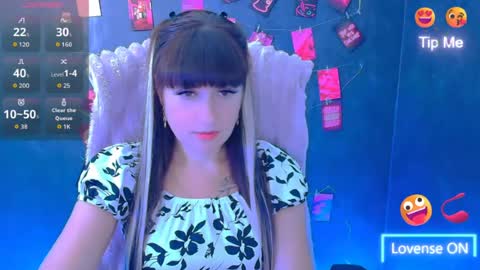 Snapshot of karolina_mia chatting on 07/21/26, 05:43 Caroline online show from 07/21/26, 05:43