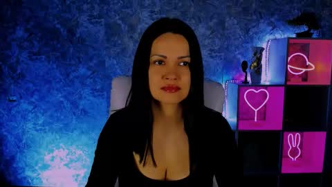 Snapshot of karolina_robinson chatting on 03/04/26, 12:11 Karolina online show from 03/04/26, 12:11