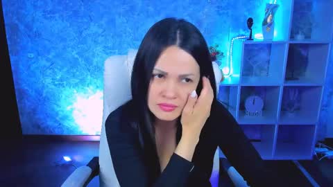 Snapshot of karolina_robinson chatting on 04/20/26, 11:57 Karolina online show from 04/20/26, 11:57