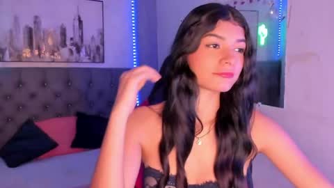 Snapshot of karolina_vince chatting on 05/31/26, 04:31 Karo online show from 05/31/26, 04:31