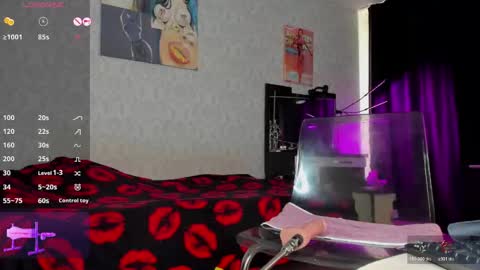 Snapshot of karolinaaa_hot chatting on 06/10/26, 01:17 karolinaaa_hot online show from 06/10/26, 01:17