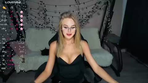 Snapshot of karolinahayes chatting on 07/07/26, 04:33 KarolinaHayes online show from 07/07/26, 04:33