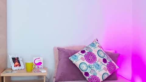 karolinahill online show from 03/12/25, 07:28