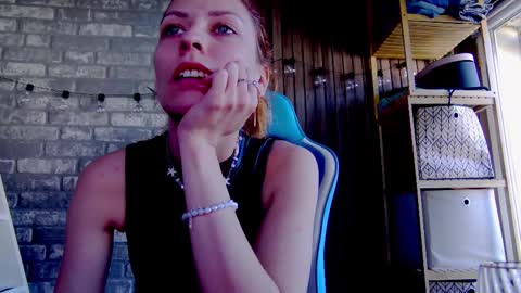 karoline121 online show from 03/05/25, 10:33