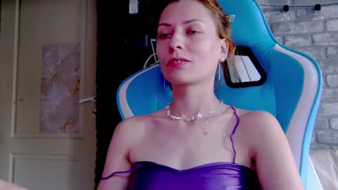 karoline121 online show from 03/11/25, 10:07