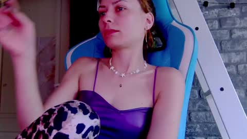 karoline121 online show from 03/11/25, 01:23