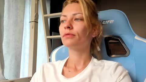 karoline121 online show from 09/11/25, 07:30