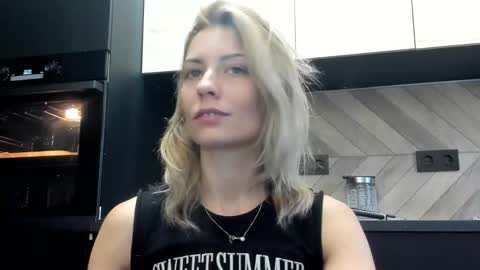 karoline121 online show from 10/07/25, 09:28