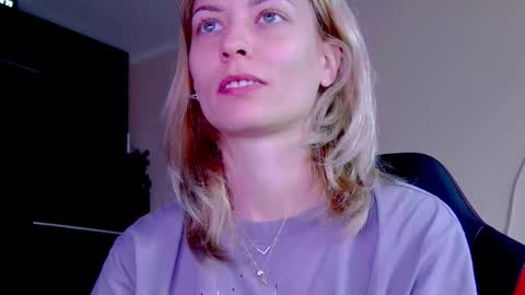 karoline121 online show from 10/08/25, 09:40