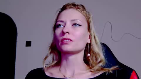 karoline121 online show from 11/09/25, 09:13