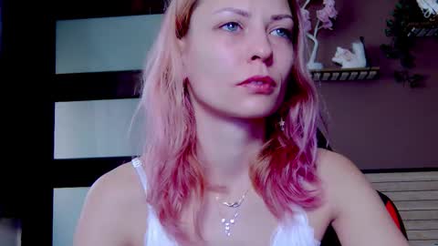 karoline121 online show from 12/04/25, 07:06