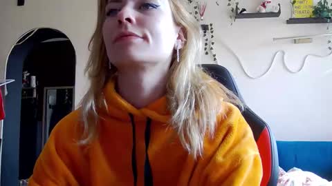 karoline121 online show from 02/25/26, 09:19