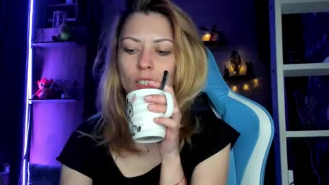 karoline121 online show from 03/19/26, 03:43