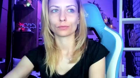 karoline121 online show from 03/19/26, 05:06