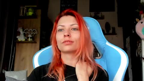 Snapshot of karoline121 chatting on 04/18/26, 03:54 karoline121 online show from 04/18/26, 03:54
