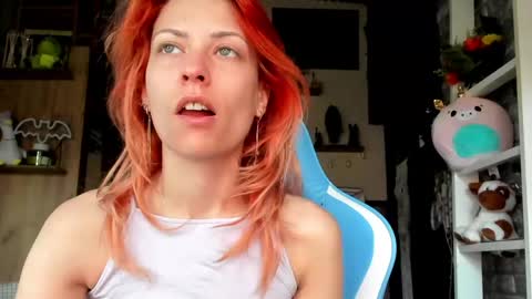 Snapshot of karoline121 chatting on 04/24/26, 03:42 karoline121 online show from 04/24/26, 03:42