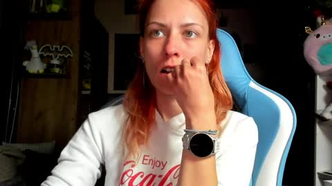 Snapshot of karoline121 chatting on 04/24/26, 05:37 karoline121 online show from 04/24/26, 05:37