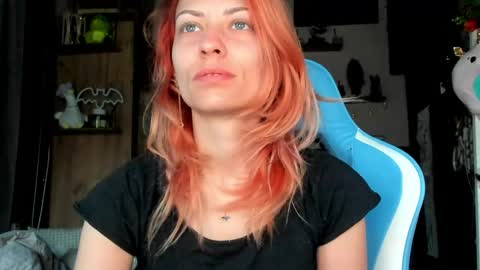 Snapshot of karoline121 chatting on 04/26/26, 03:15 karoline121 online show from 04/26/26, 03:15