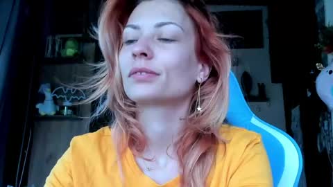 Snapshot of karoline121 chatting on 05/01/26, 04:06 karoline121 online show from 05/01/26, 04:06