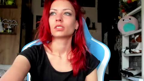 Snapshot of karoline121 chatting on 05/09/26, 04:06 karoline121 online show from 05/09/26, 04:06