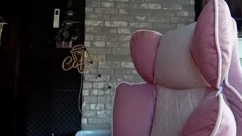 Snapshot of karoline121 chatting on 07/05/26, 04:19 karoline121 online show from 07/05/26, 04:19