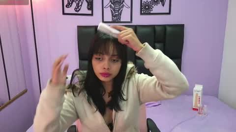 Snapshot of karoline_torres chatting on 09/17/25, 12:40 Karoline online show from 09/17/25, 12:40