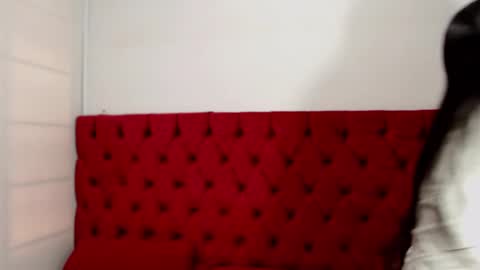 Isa online show from 02/15/25, 08:11