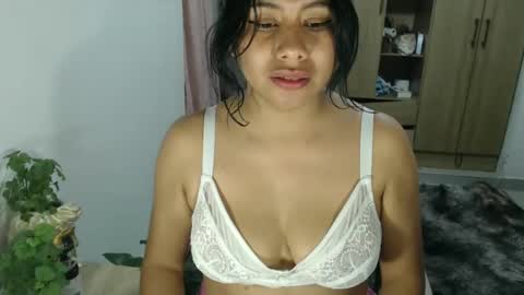 Snapshot of karolinecute chatting on 12/31/24, 08:48 karolinecute online show from 12/31/24, 08:48