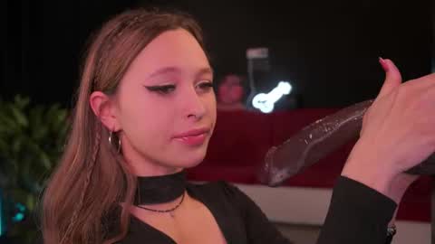 Snapshot of karolinedeep_love chatting on 03/26/26, 01:44 Caroline online show from 03/26/26, 01:44