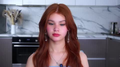 lina online show from 12/05/25, 12:14