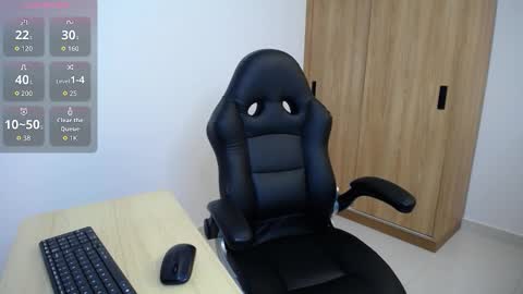 Snapshot of karoll_marquez chatting on 03/13/26, 04:02 karol online show from 03/13/26, 04:02