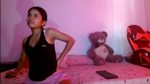 Snapshot of karolsweetvagi chatting on 04/05/26, 05:32 karol online show from 04/05/26, 05:32