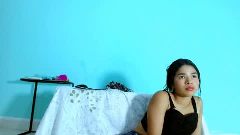 Snapshot of karolsweetvagi chatting on 05/13/26, 06:27 karol online show from 05/13/26, 06:27