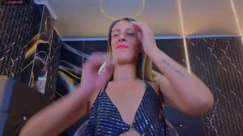 Snapshot of karolyn_rousse chatting on 03/17/26, 04:54 karolyn online show from 03/17/26, 04:54