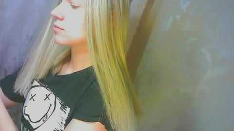 Caroline Fox online show from 09/20/25, 08:37