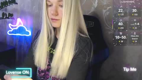 Caroline Fox online show from 03/28/26, 08:36