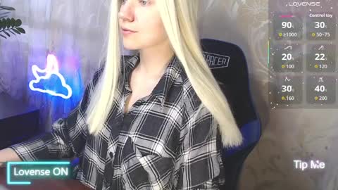 Caroline Fox online show from 04/02/26, 09:29