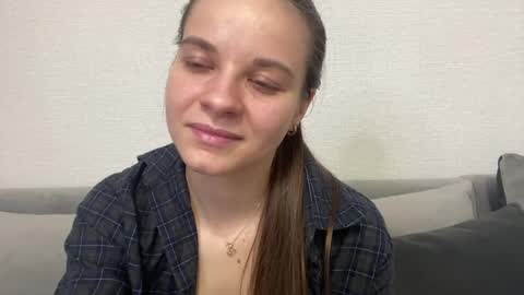 Snapshot of karongene chatting on 04/10/26, 04:12 Lia online show from 04/10/26, 04:12