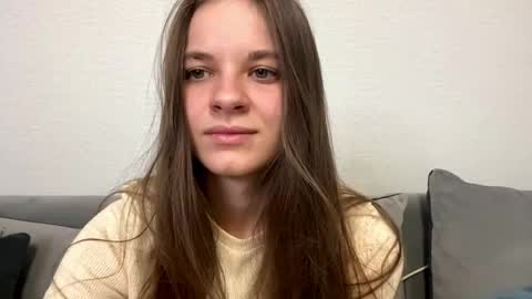 Snapshot of karongene chatting on 04/25/26, 04:15 Lia online show from 04/25/26, 04:15