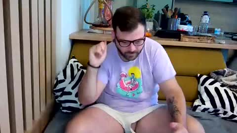 Snapshot of karry300 chatting on 11/28/25, 09:34 Karry300 online show from 11/28/25, 09:34